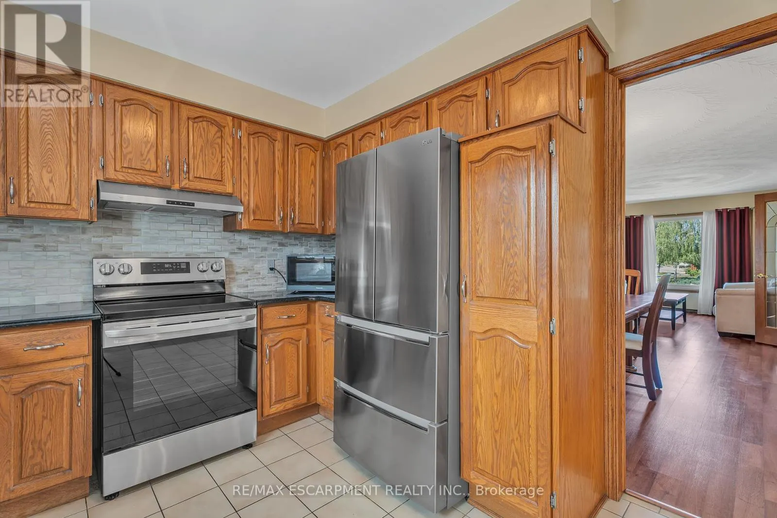 2 VINEHILL DRIVE