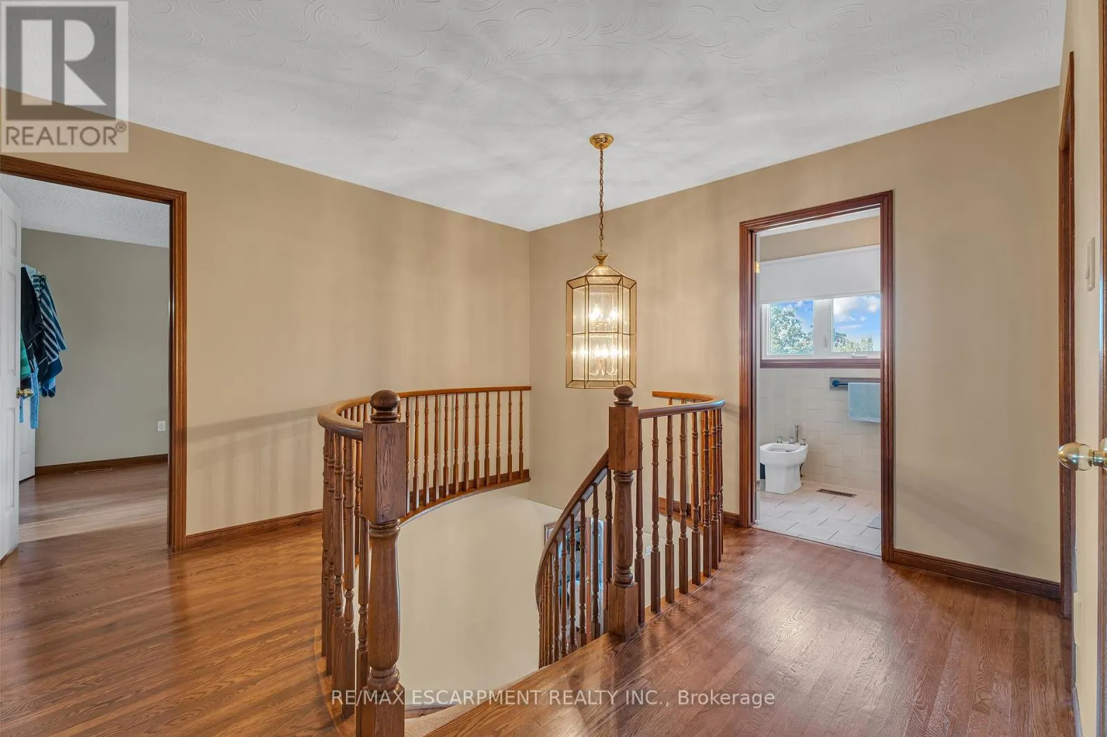 2 VINEHILL DRIVE