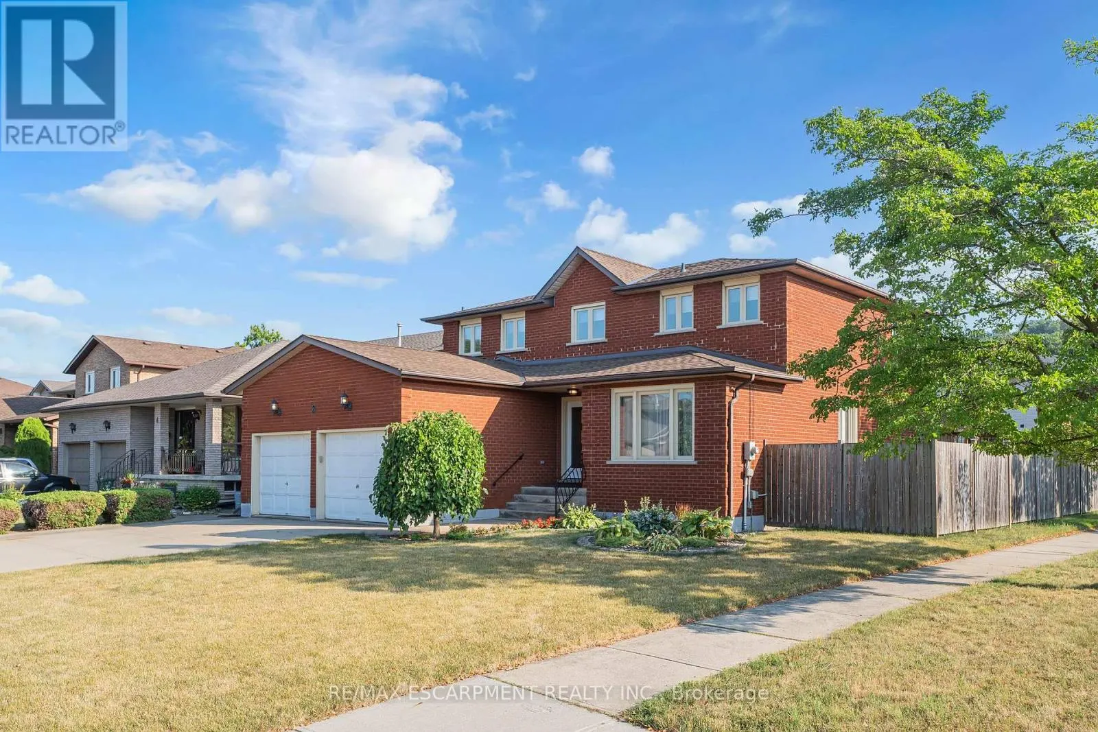 2 VINEHILL DRIVE