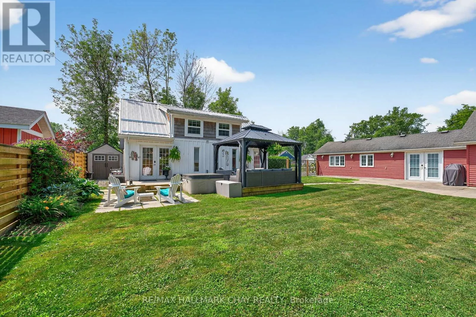 44 PLEASANT AVENUE S