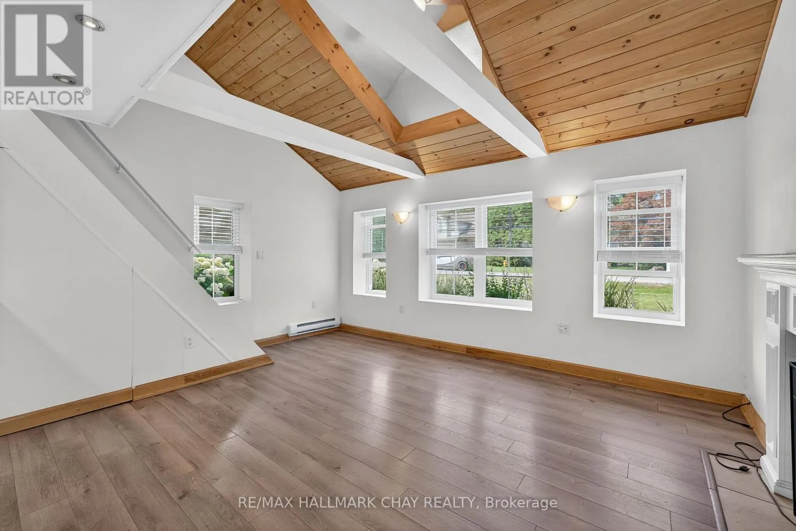 44 PLEASANT AVENUE S