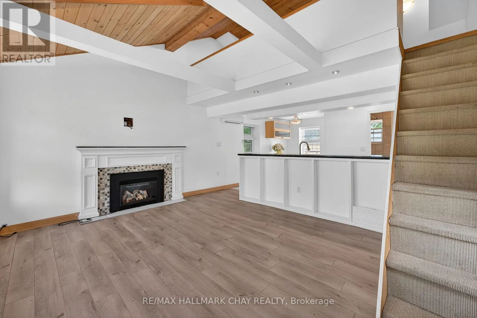 44 PLEASANT AVENUE S