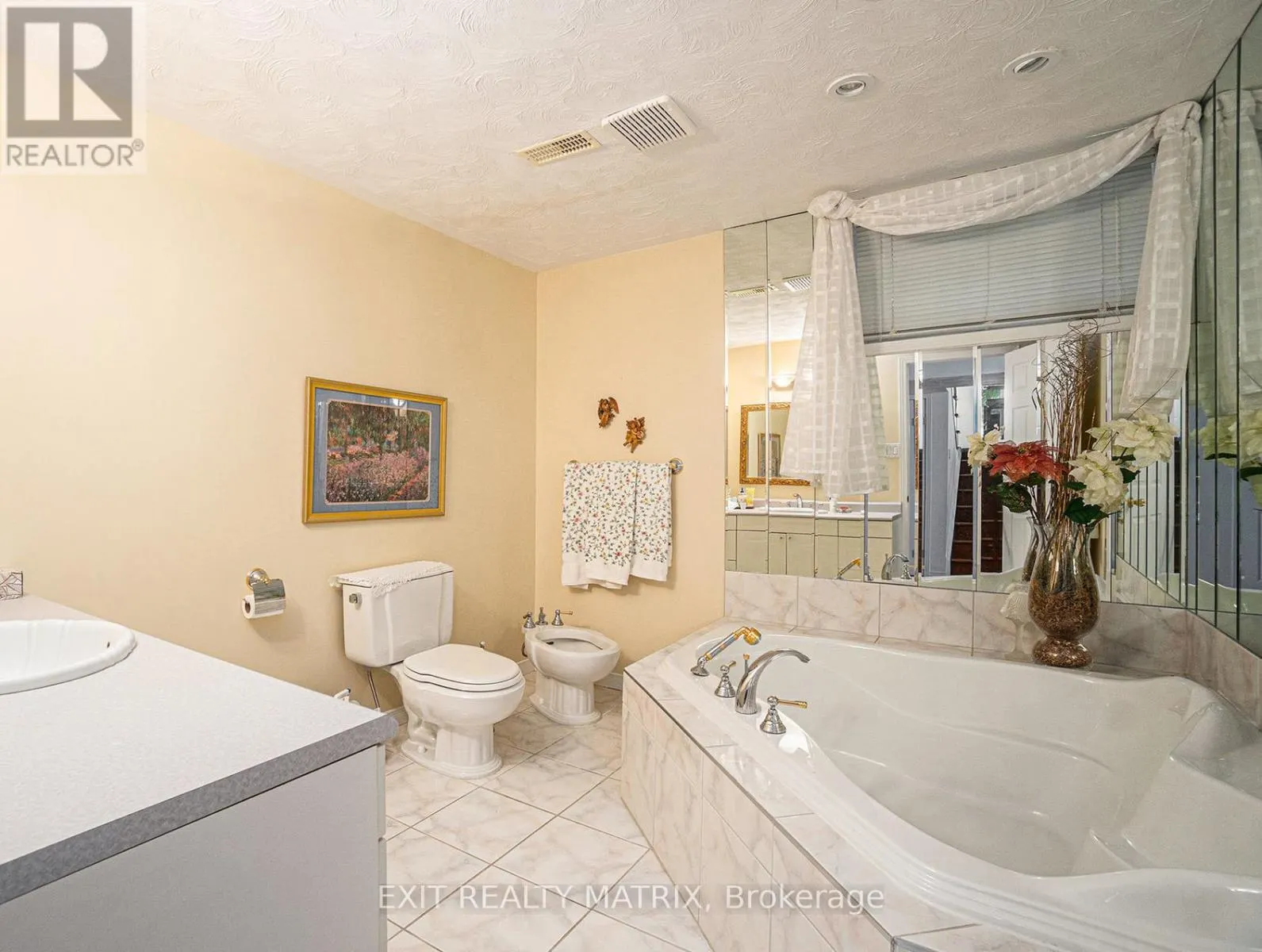 3136 LEMAY CIRCLE