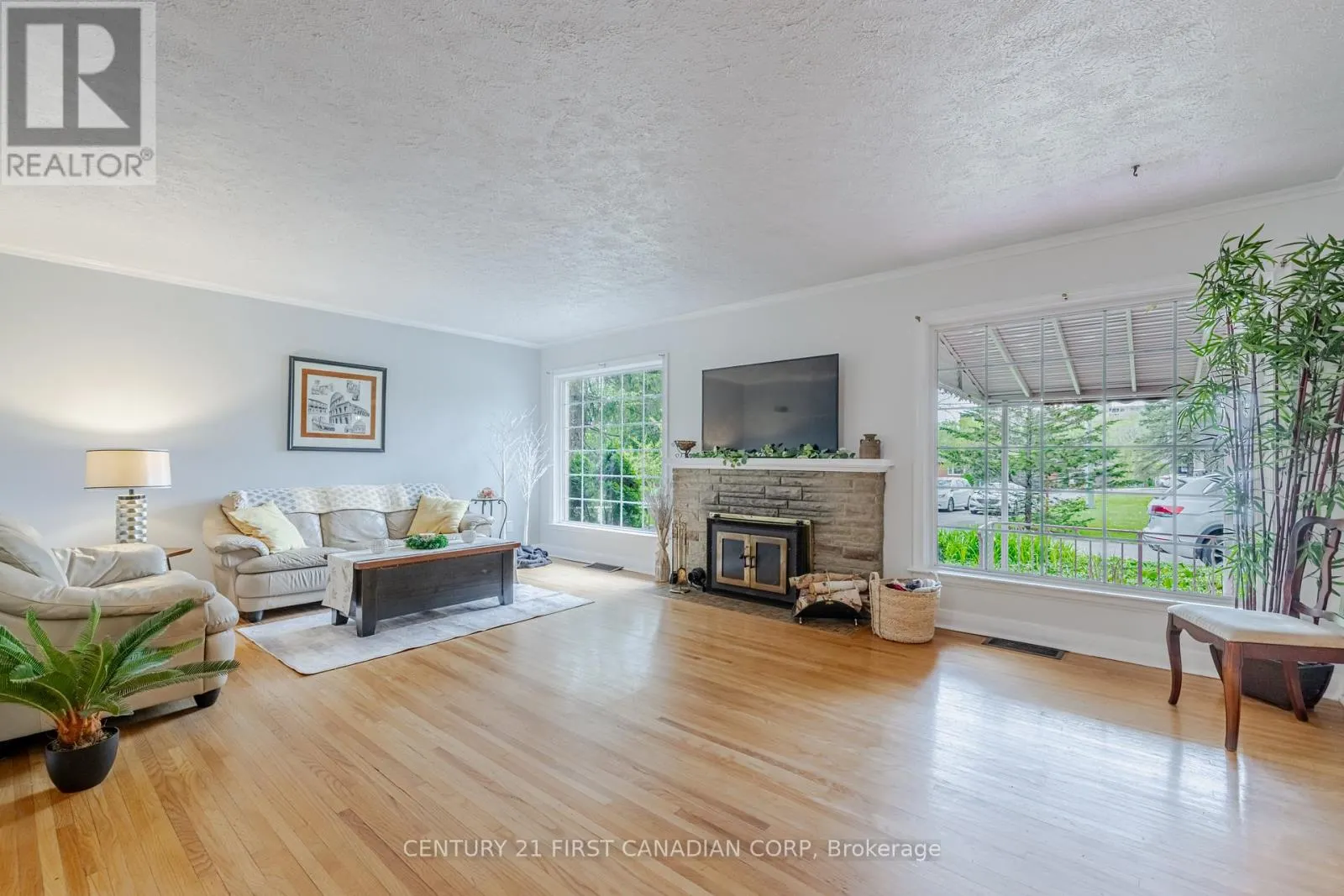 420 RIVERSIDE DRIVE