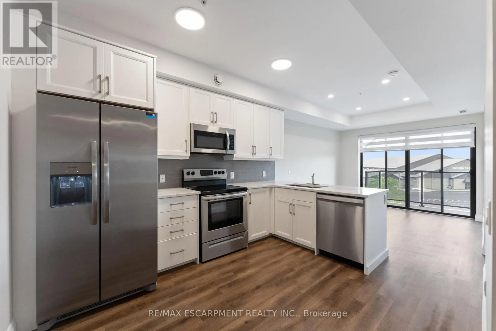 303 - 64 MAIN STREET N