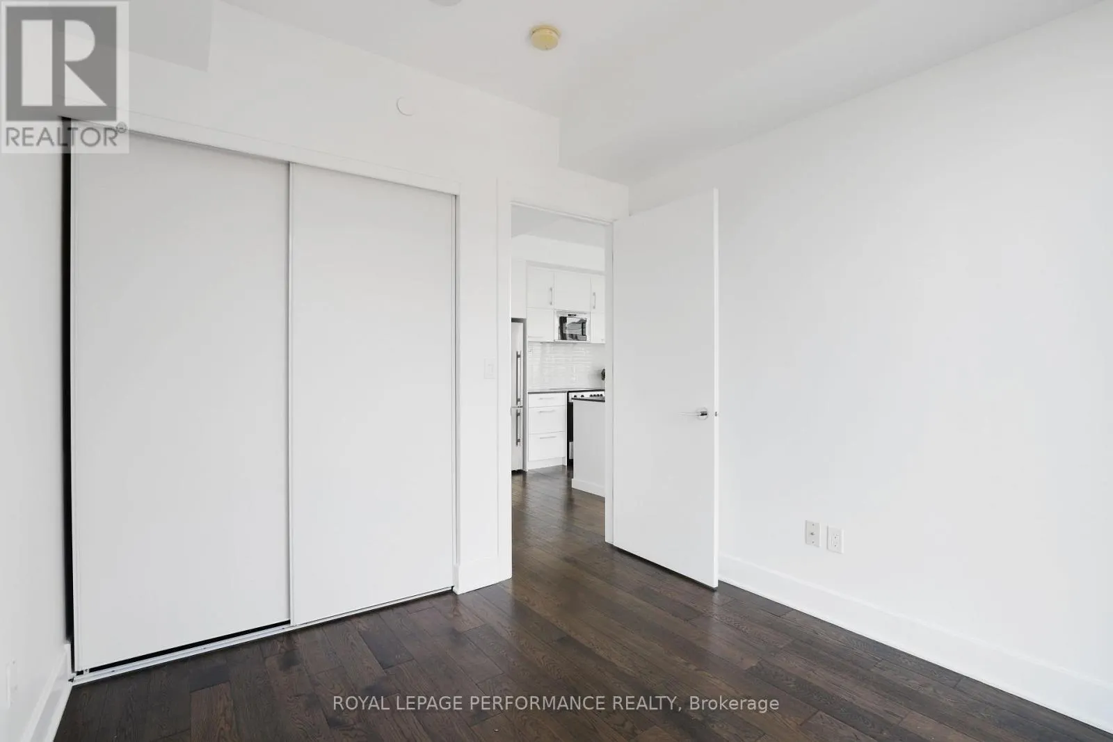 1603 - 255 BAY STREET