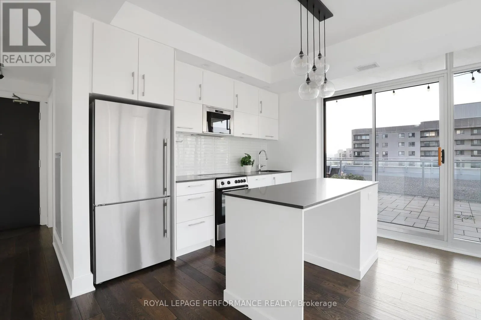 1603 - 255 BAY STREET