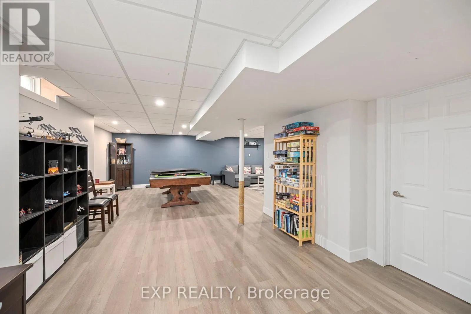 1852 BLOOM CRESCENT