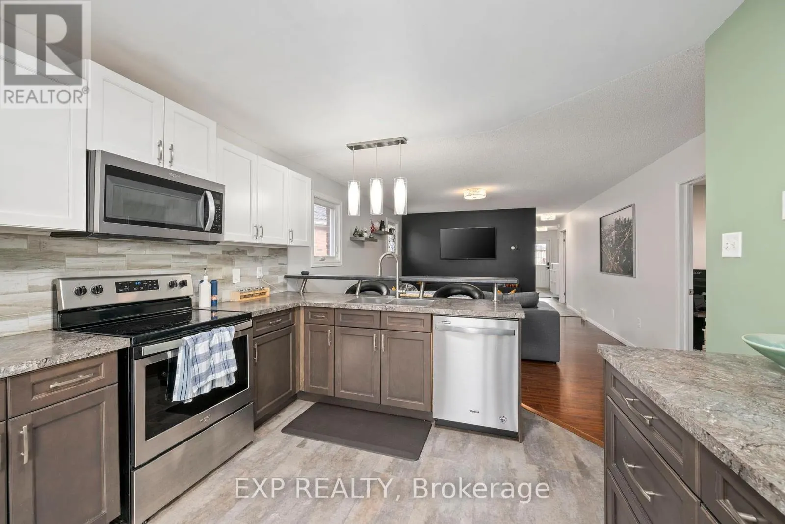 1852 BLOOM CRESCENT
