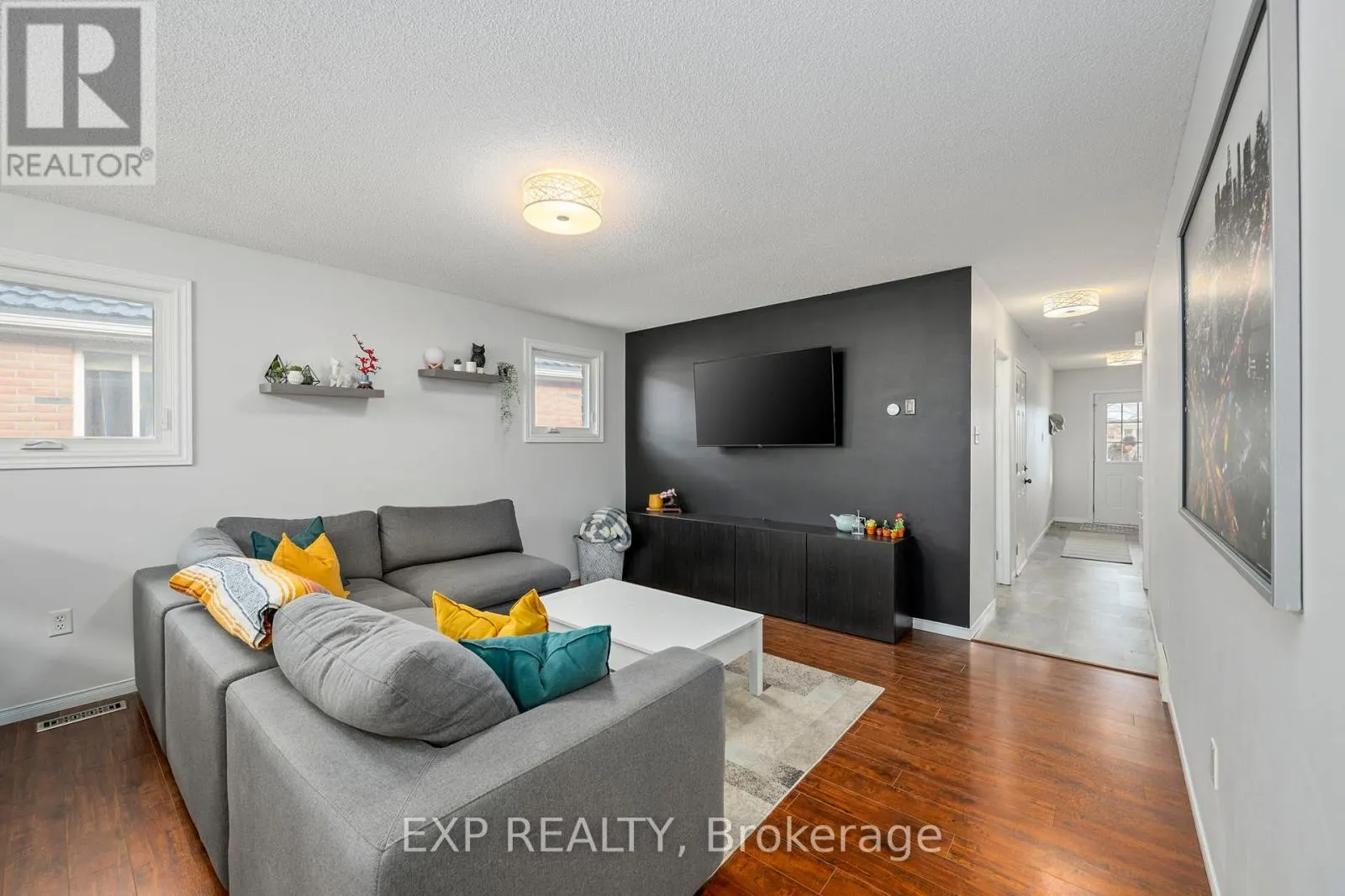 1852 BLOOM CRESCENT