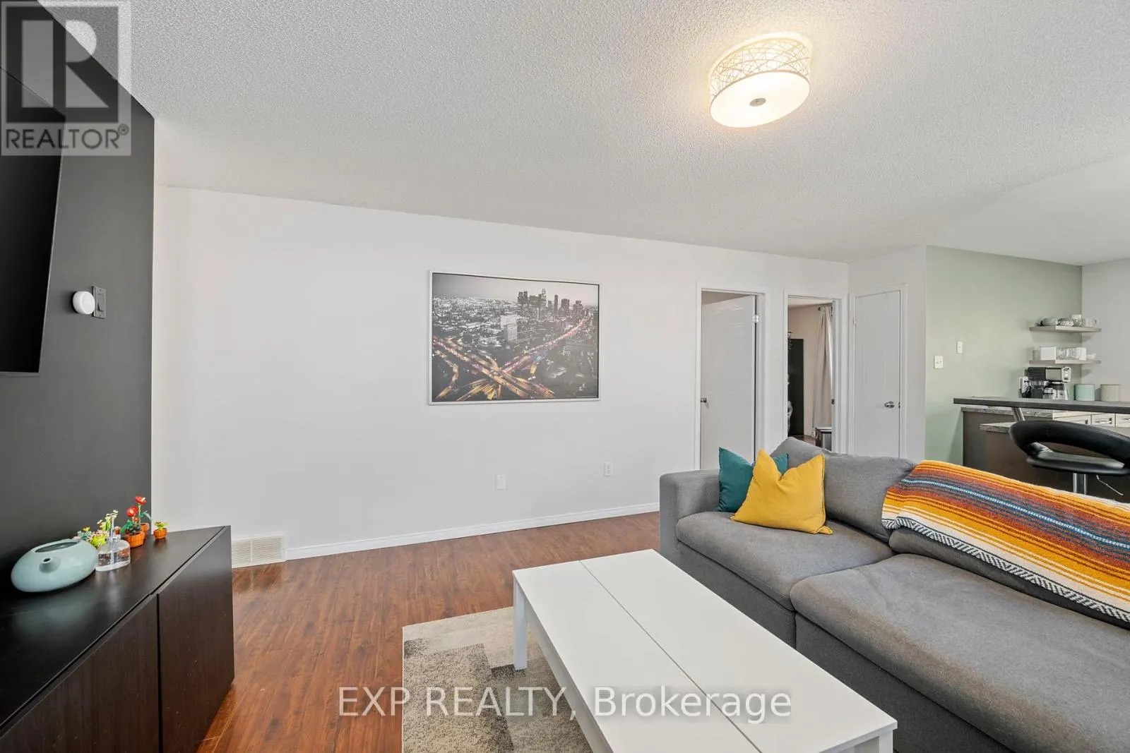 1852 BLOOM CRESCENT