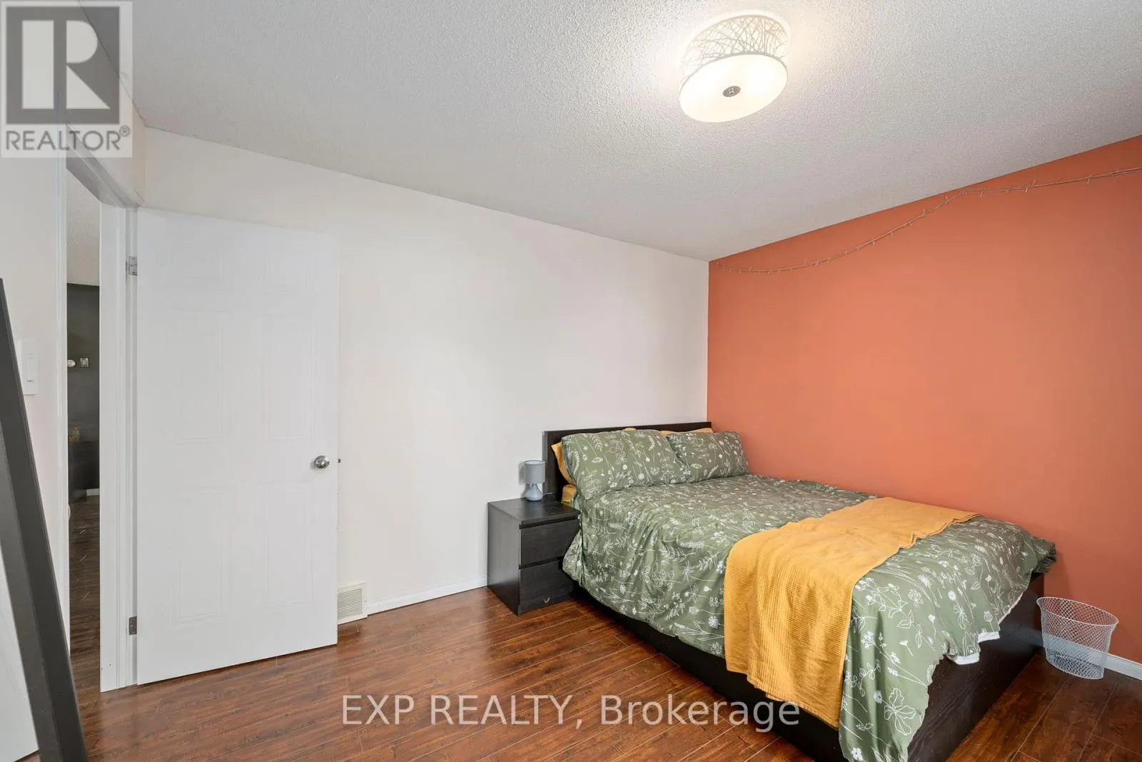 1852 BLOOM CRESCENT