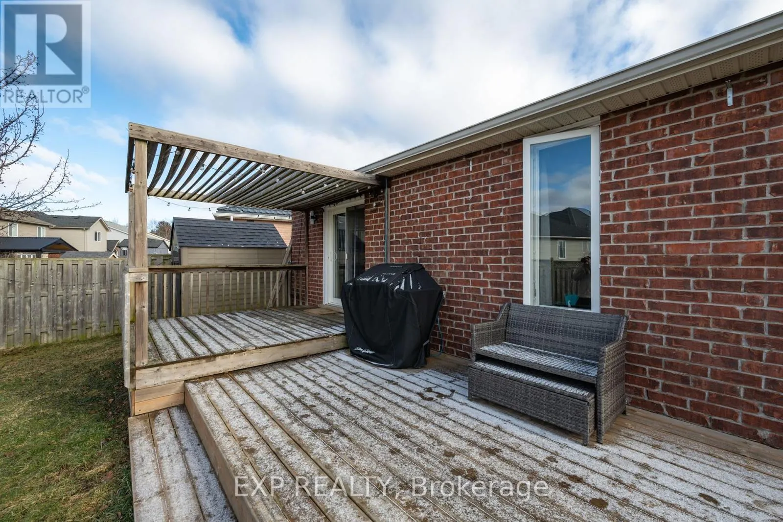 1852 BLOOM CRESCENT