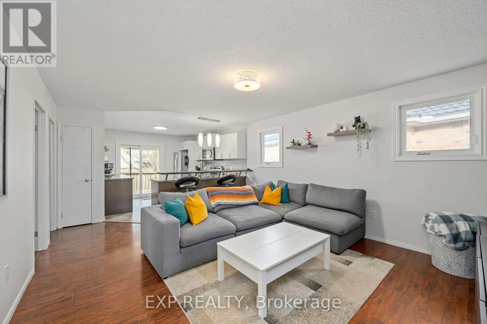 1852 BLOOM CRESCENT