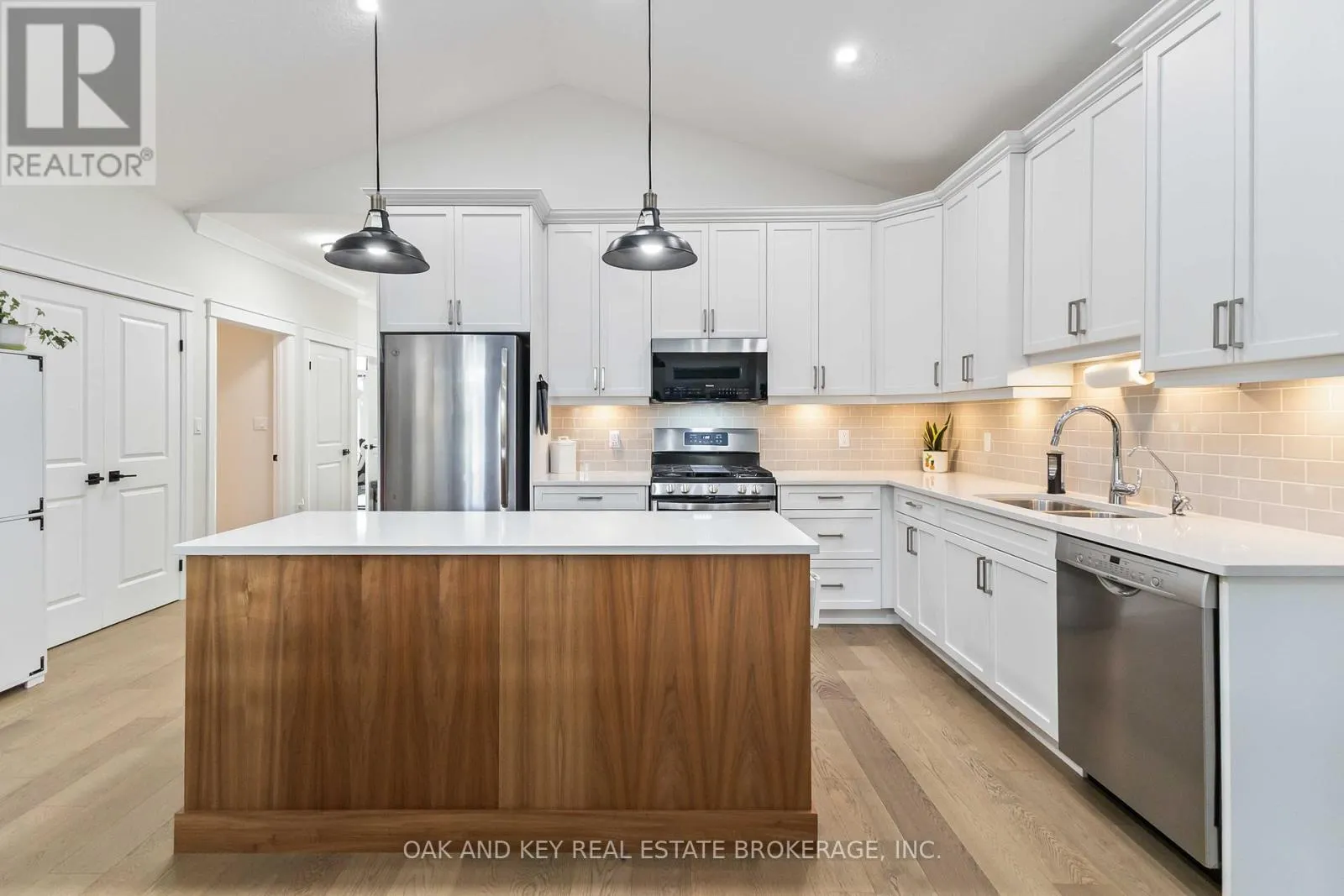 53 - 159 COLLINS WAY, #53