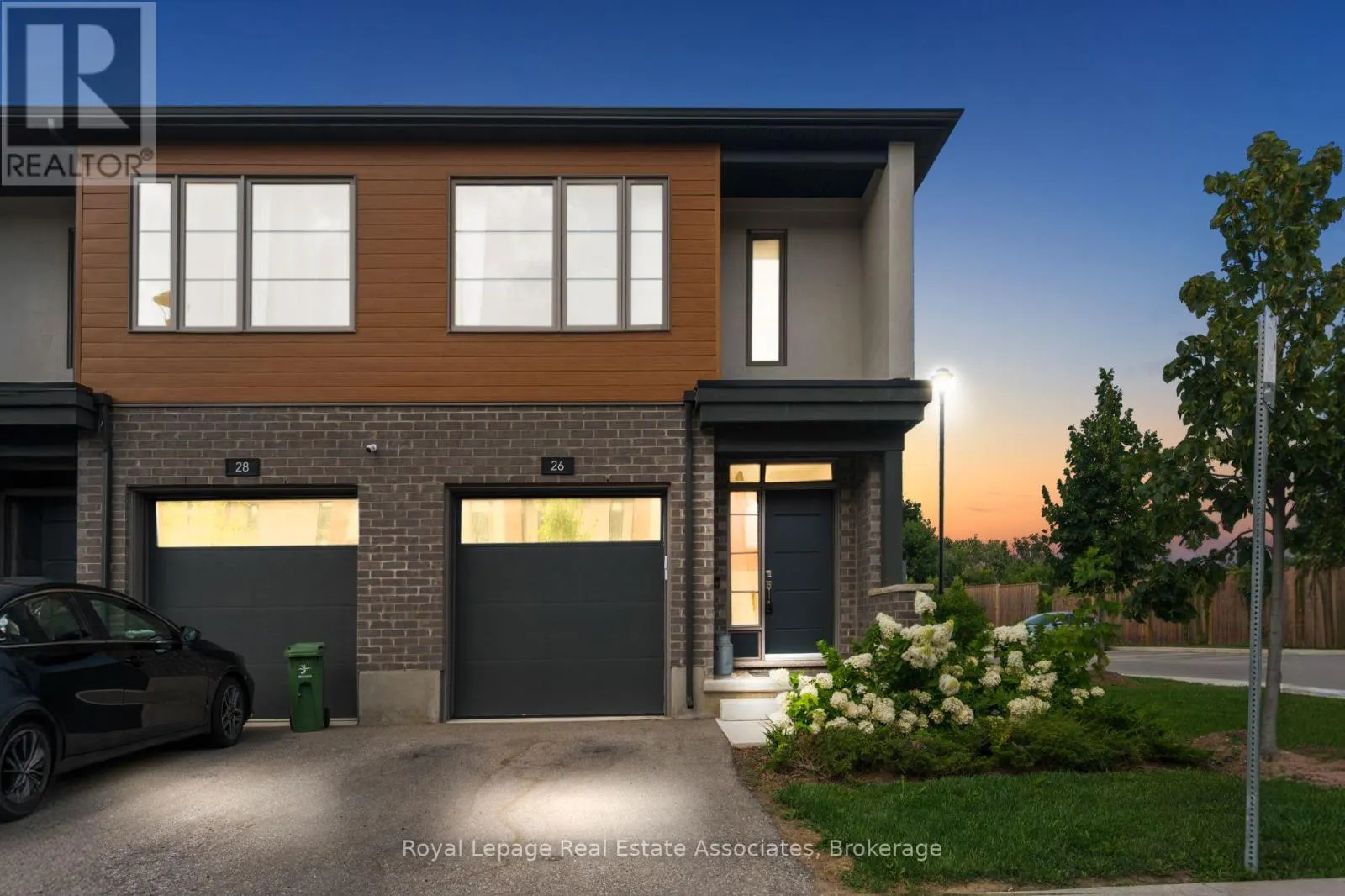 26 STEELE CRESCENT