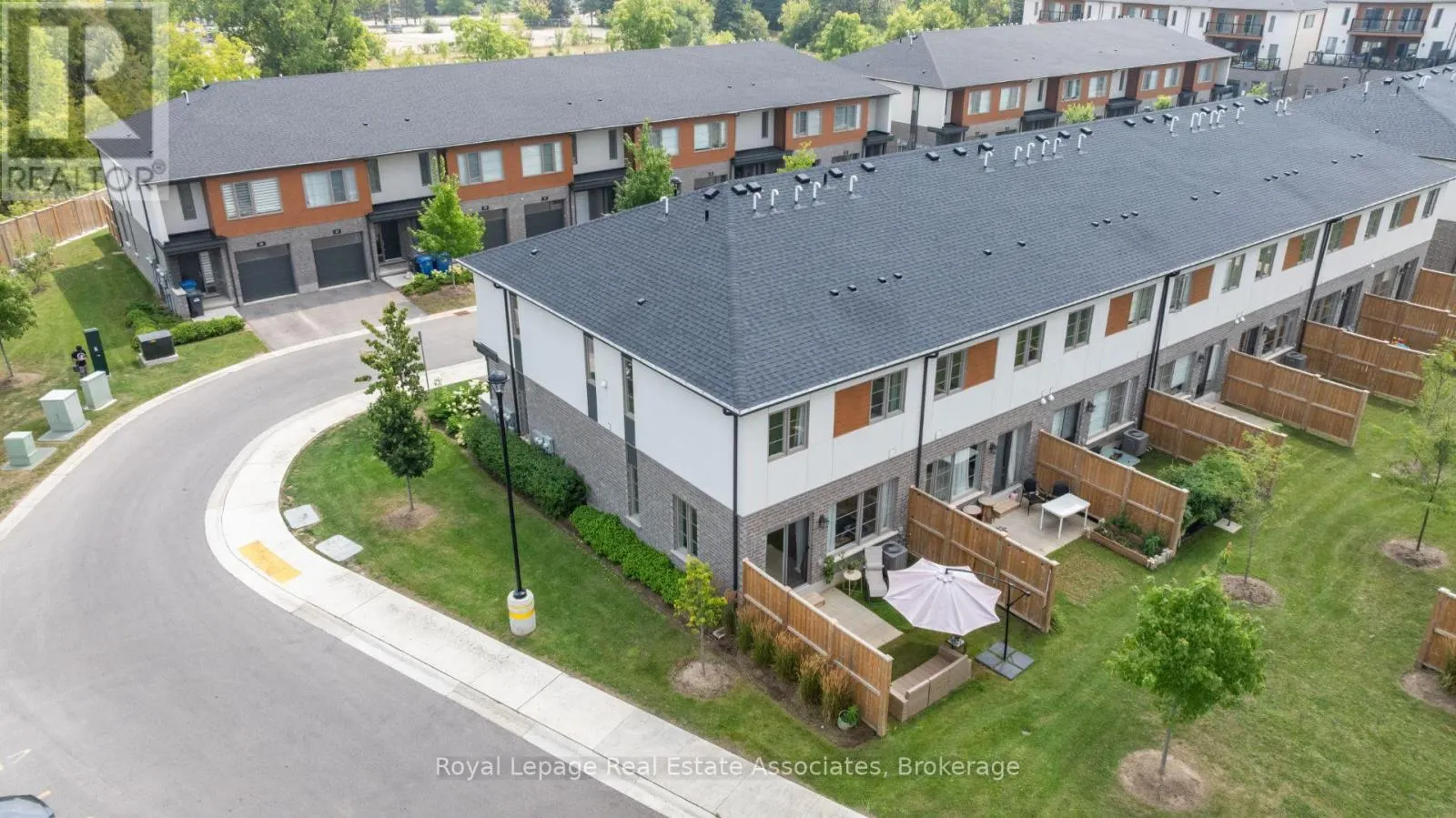26 STEELE CRESCENT