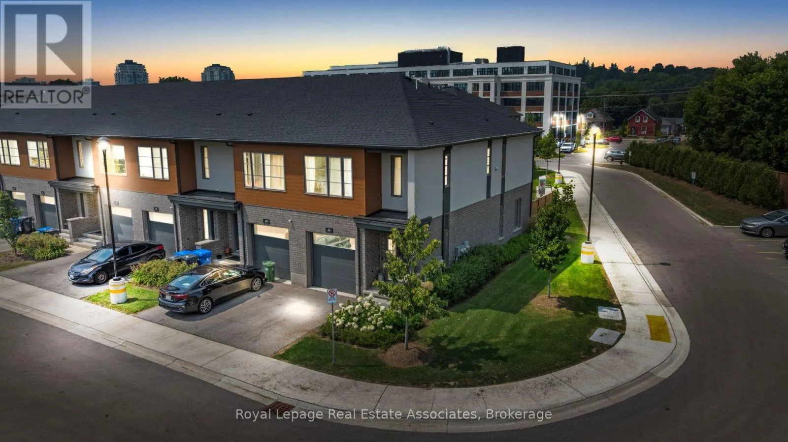 26 STEELE CRESCENT