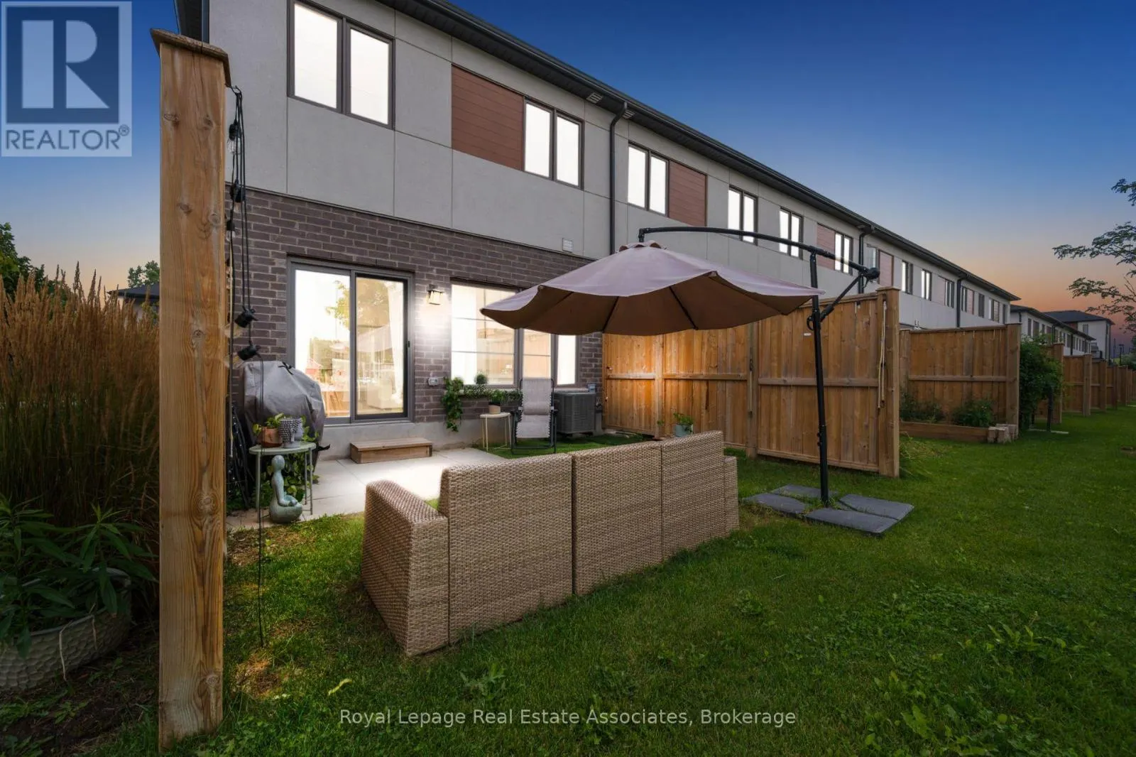 26 STEELE CRESCENT