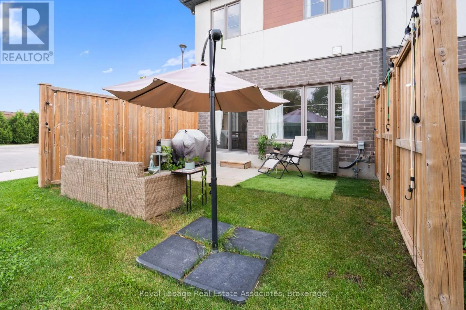 26 STEELE CRESCENT