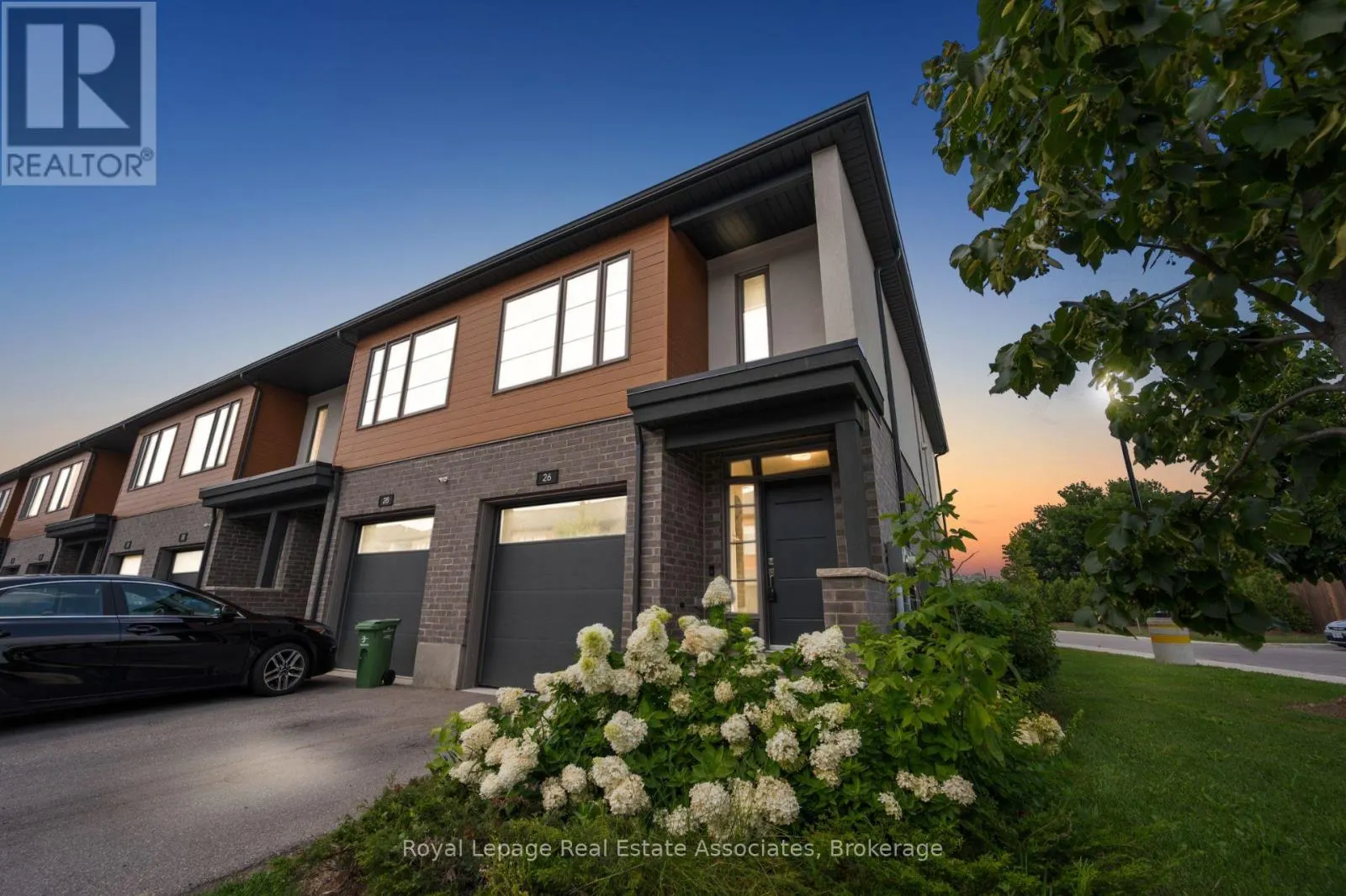 26 STEELE CRESCENT
