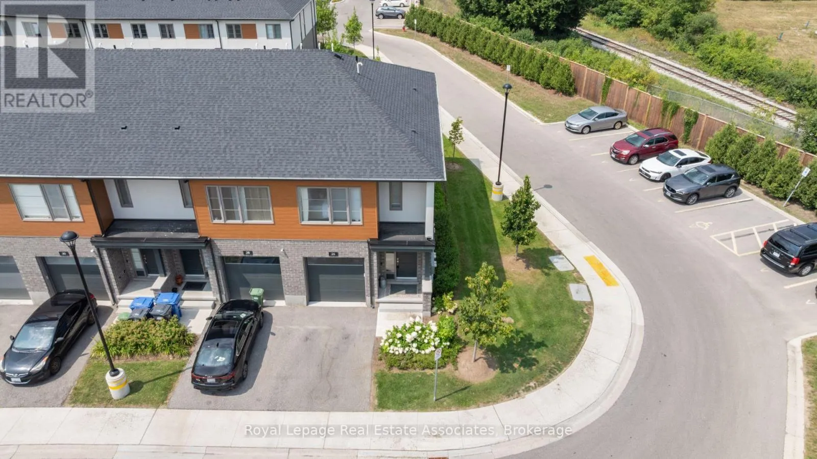 26 STEELE CRESCENT