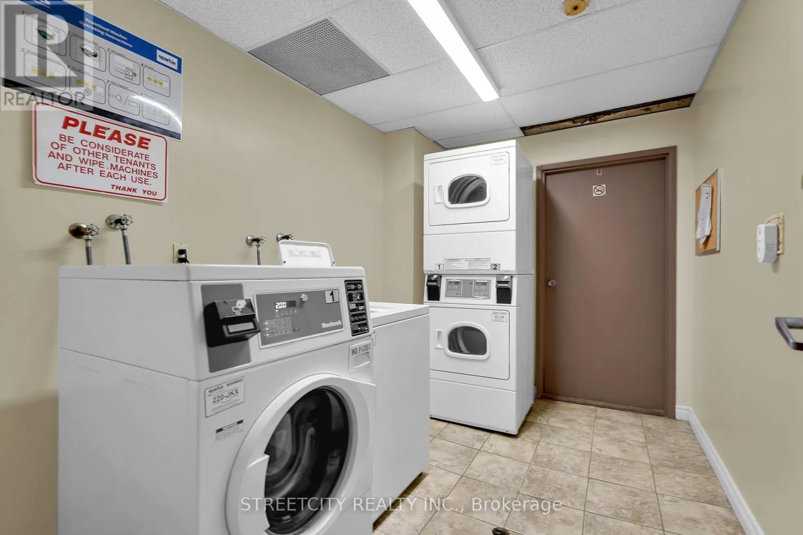 206 - 1590 ERNEST AVENUE, #206
