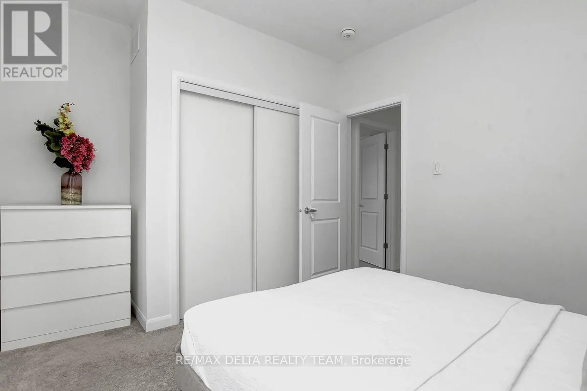 370 AQUAVIEW DRIVE