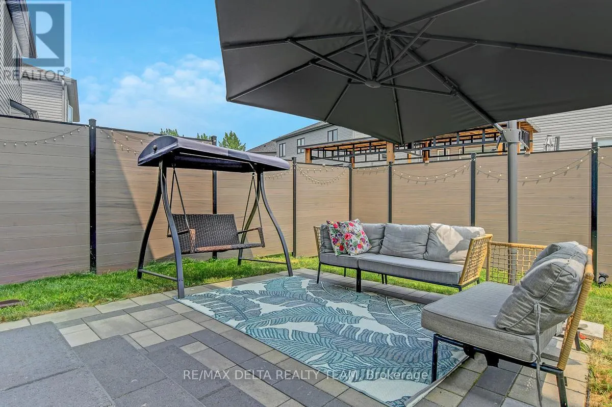 370 AQUAVIEW DRIVE