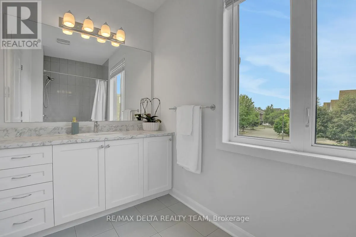 370 AQUAVIEW DRIVE