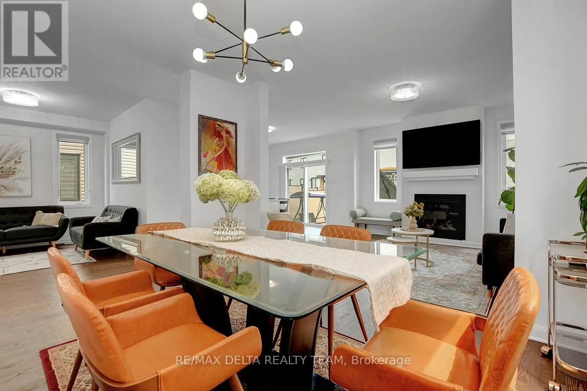 370 AQUAVIEW DRIVE