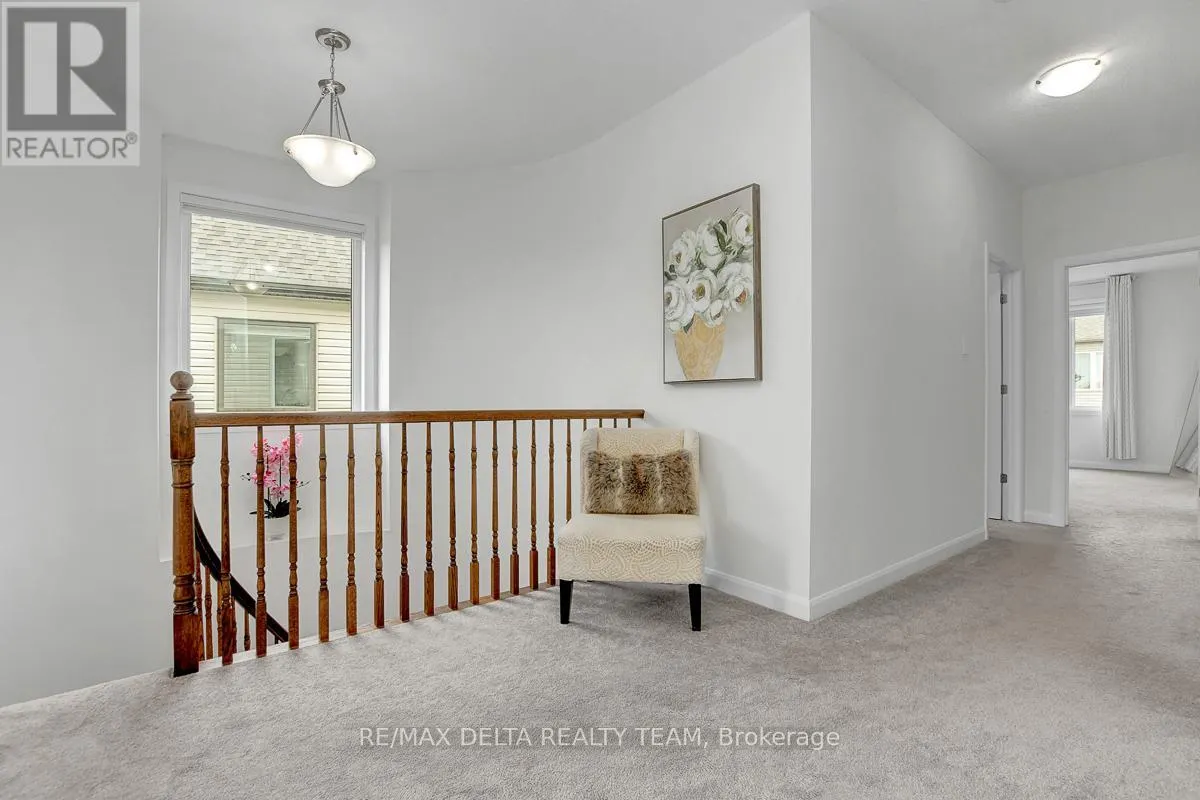 370 AQUAVIEW DRIVE