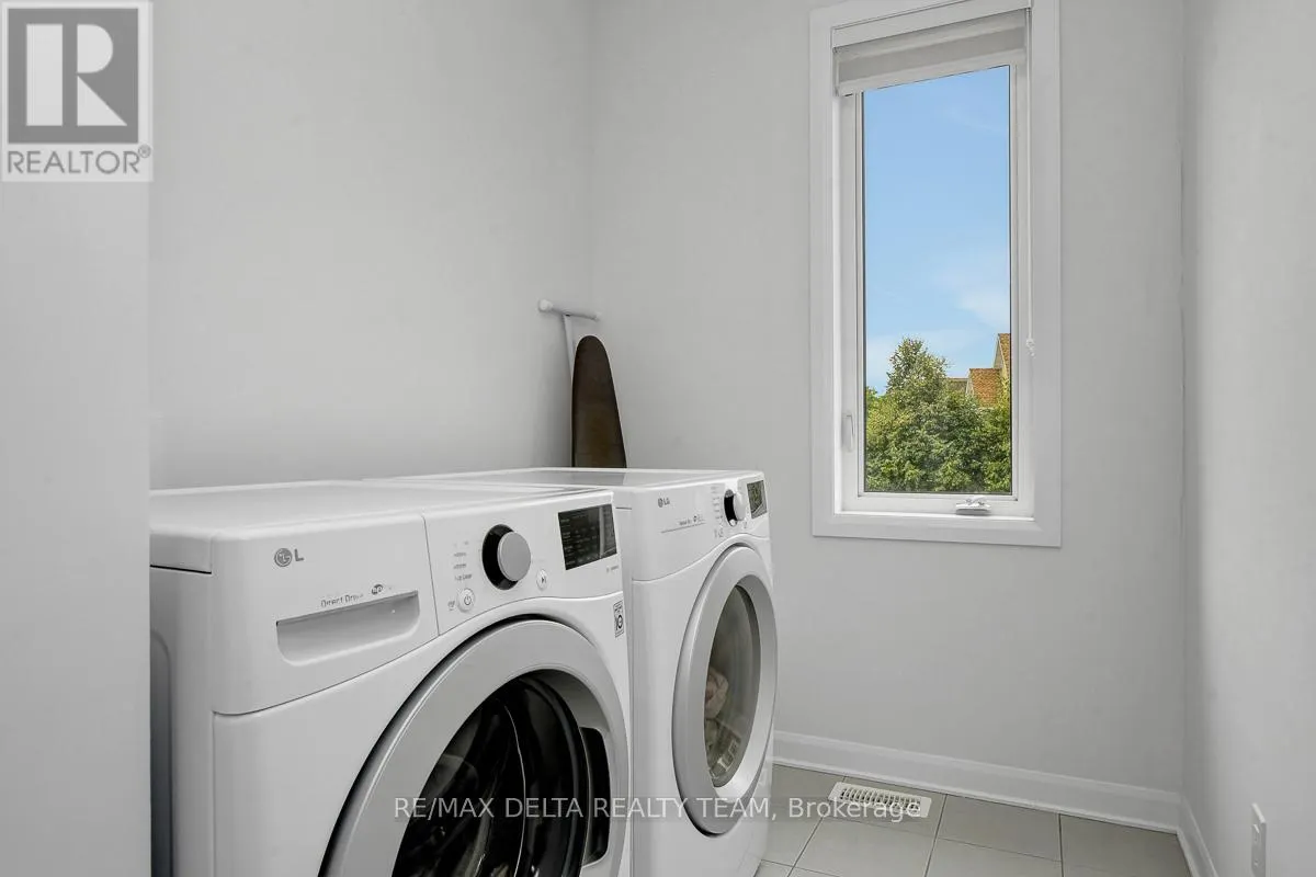 370 AQUAVIEW DRIVE