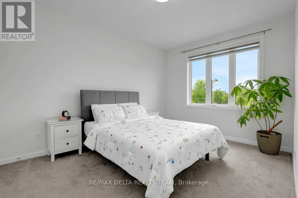 370 AQUAVIEW DRIVE