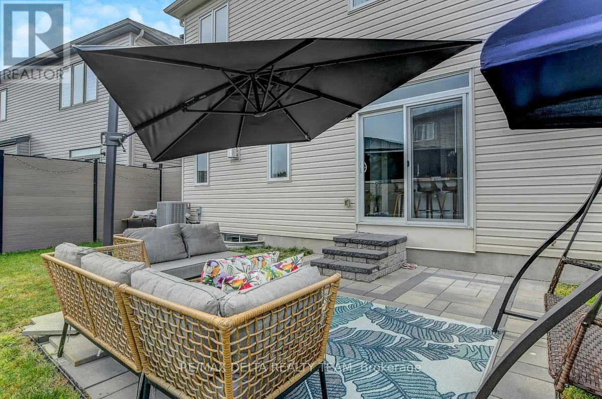 370 AQUAVIEW DRIVE