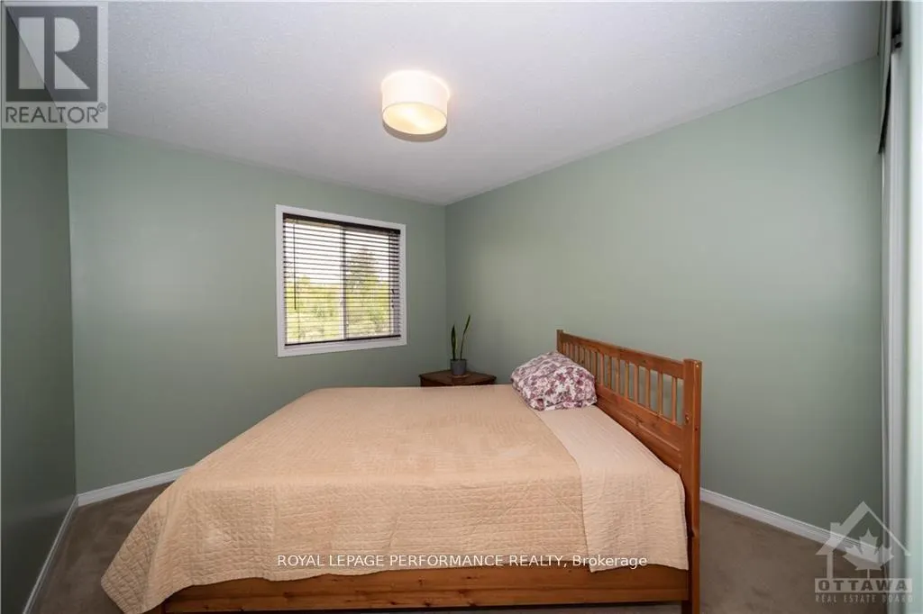 2363 GLANDRIEL CRESCENT