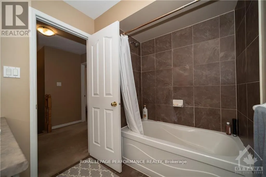 2363 GLANDRIEL CRESCENT