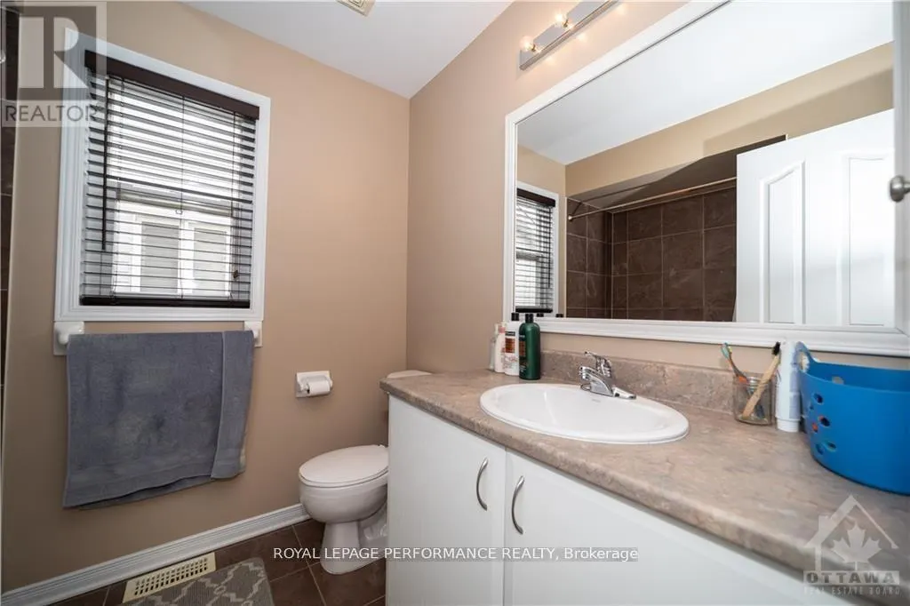 2363 GLANDRIEL CRESCENT