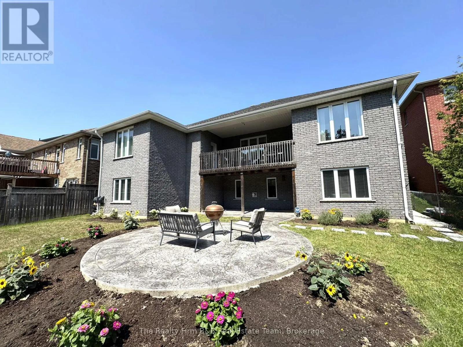 428 LAKEVIEW DRIVE