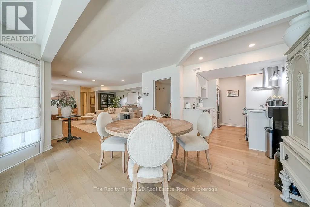 428 LAKEVIEW DRIVE