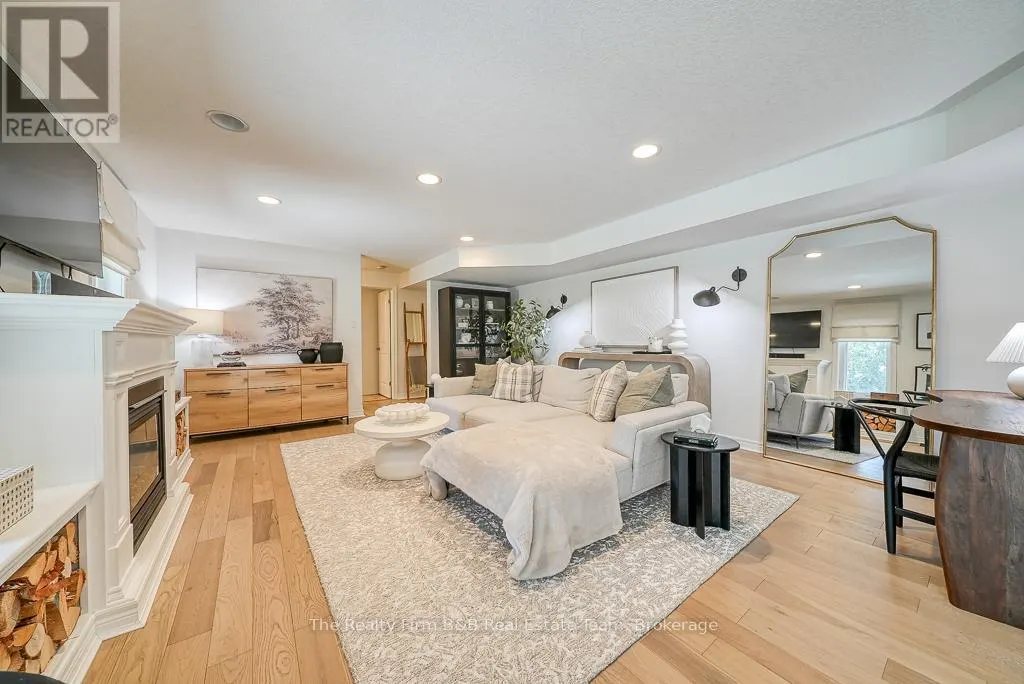 428 LAKEVIEW DRIVE