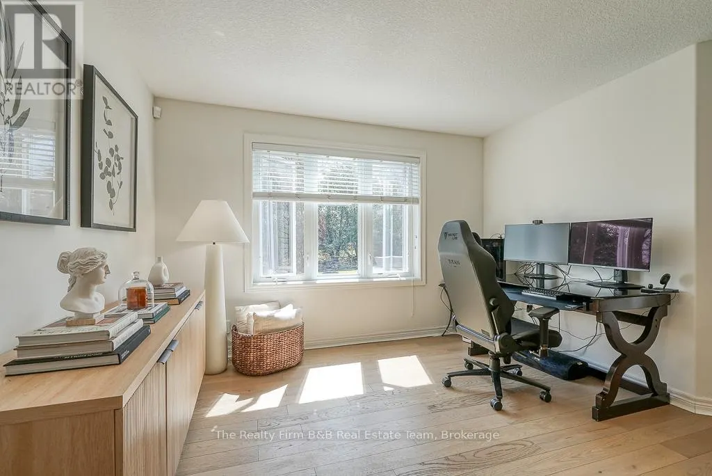 428 LAKEVIEW DRIVE
