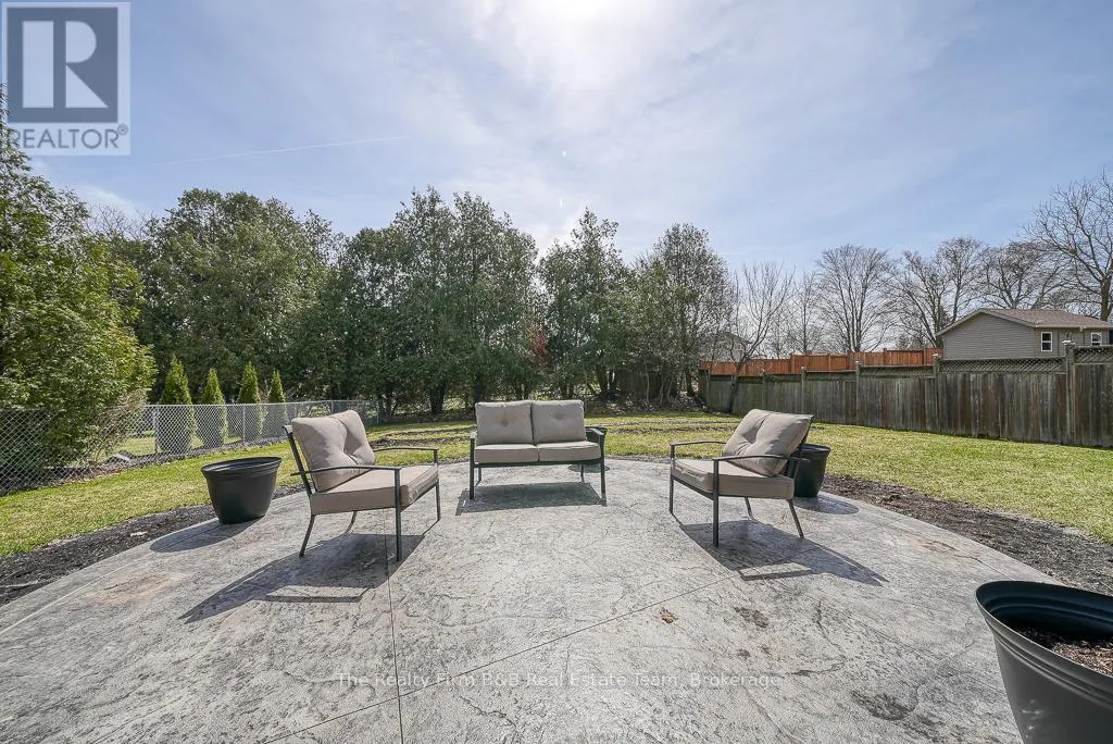 428 LAKEVIEW DRIVE