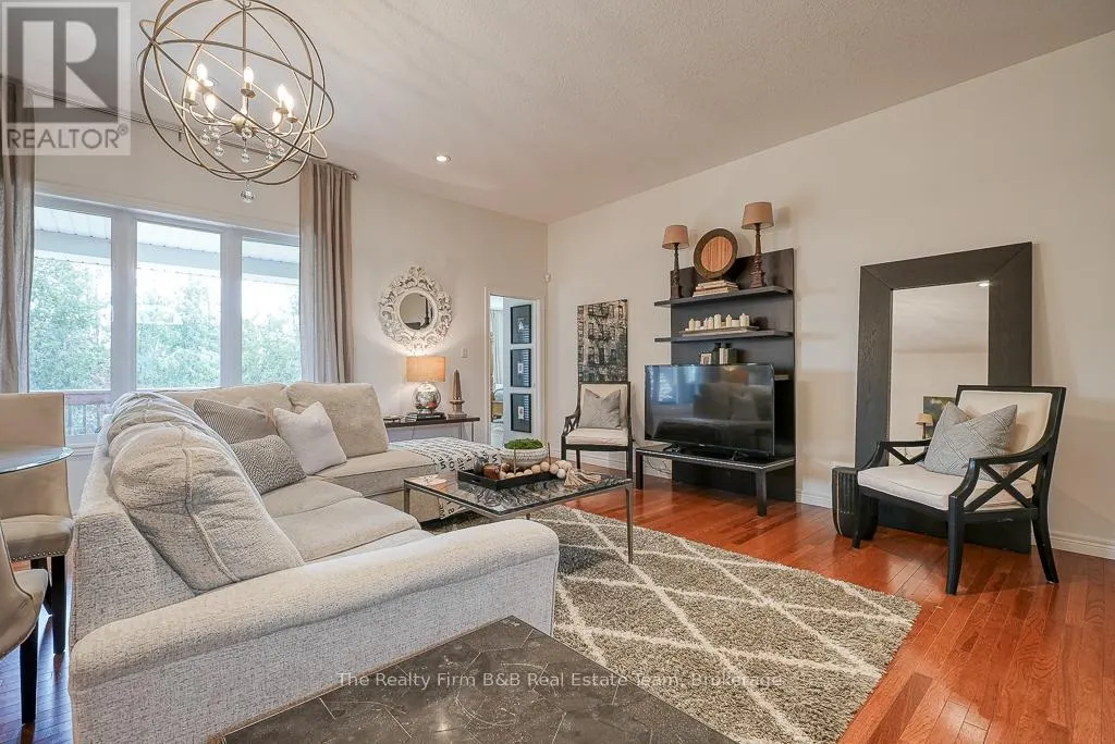 428 LAKEVIEW DRIVE