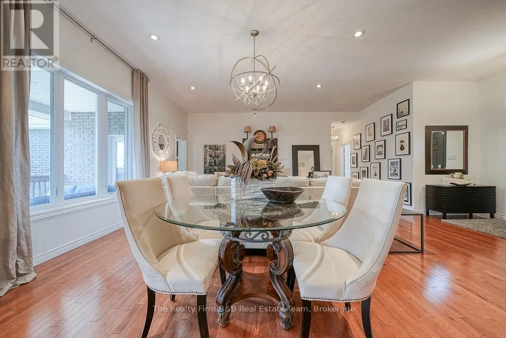 428 LAKEVIEW DRIVE