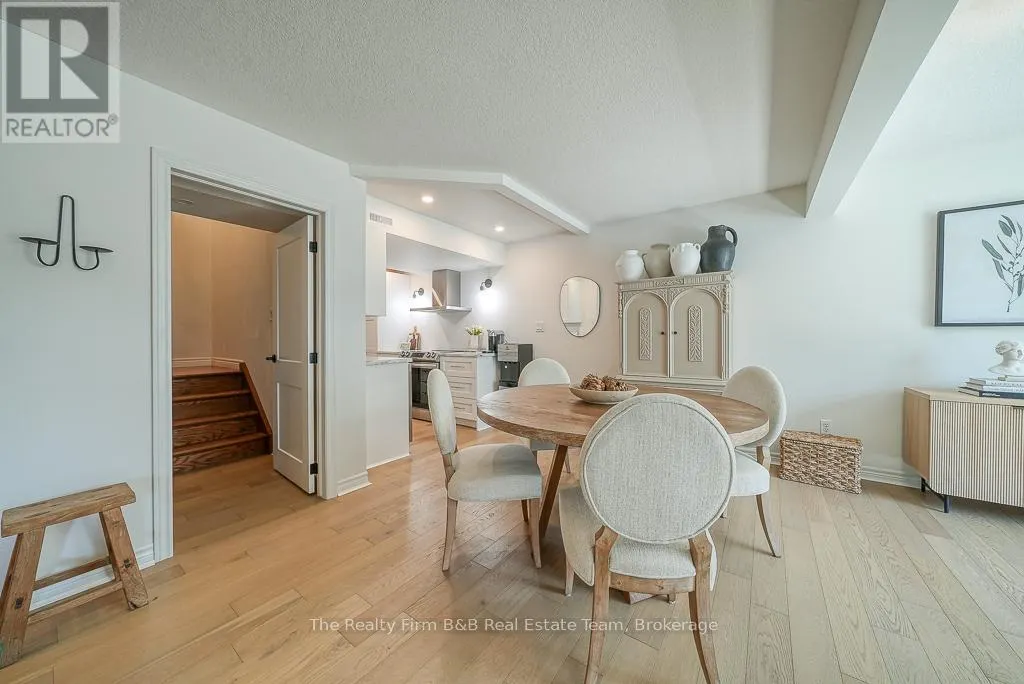 428 LAKEVIEW DRIVE
