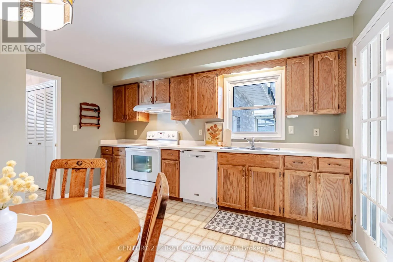 19 FARMINGTON DRIVE