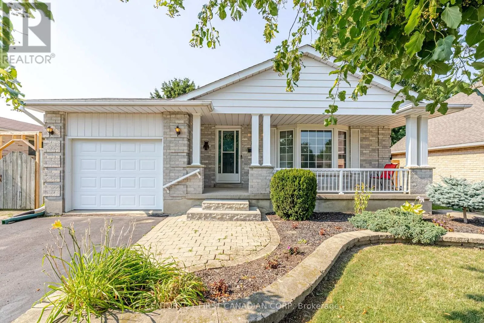 19 FARMINGTON DRIVE
