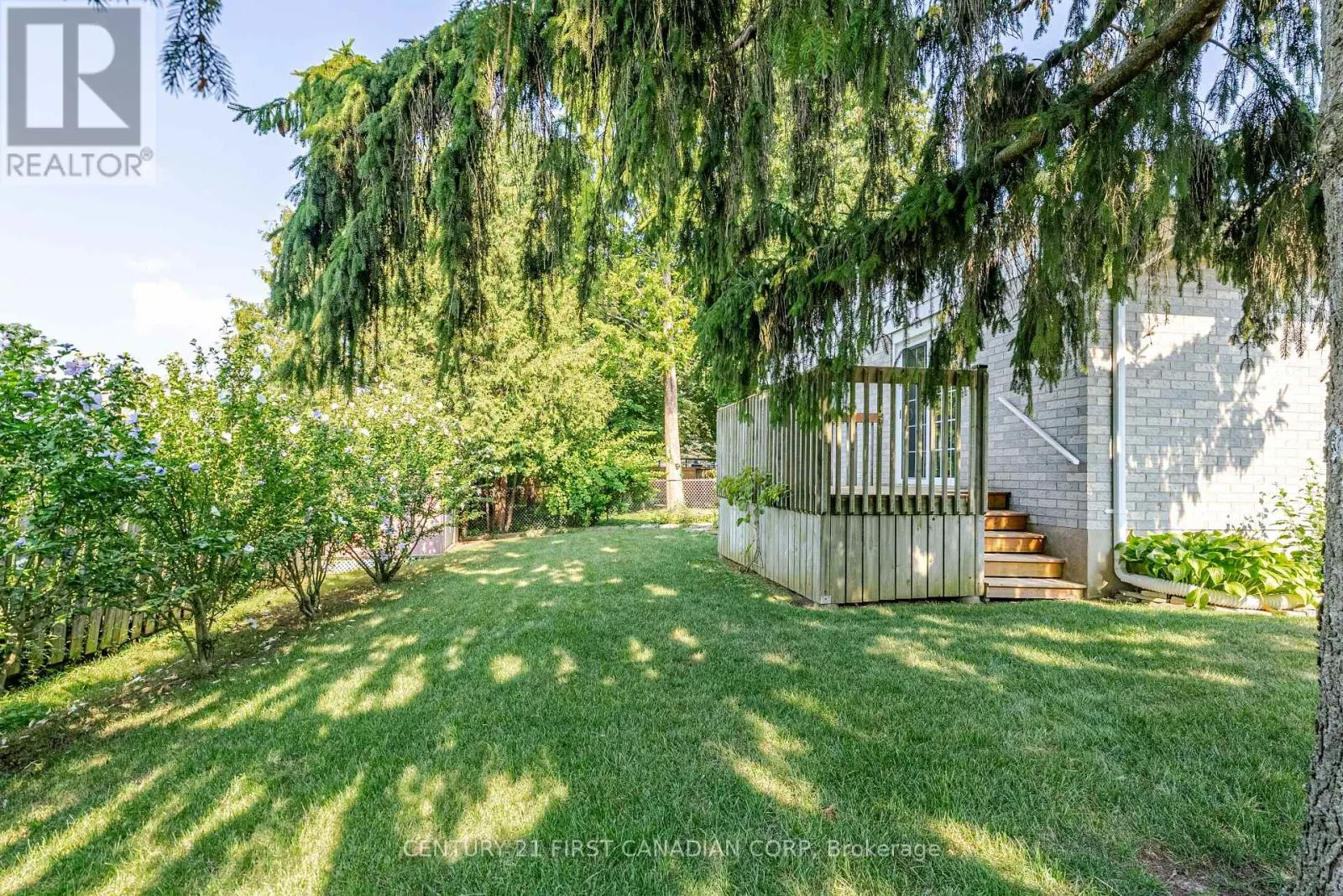 19 FARMINGTON DRIVE