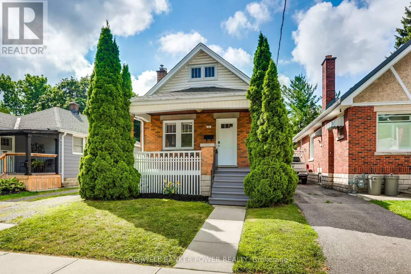121 EMERY STREET E